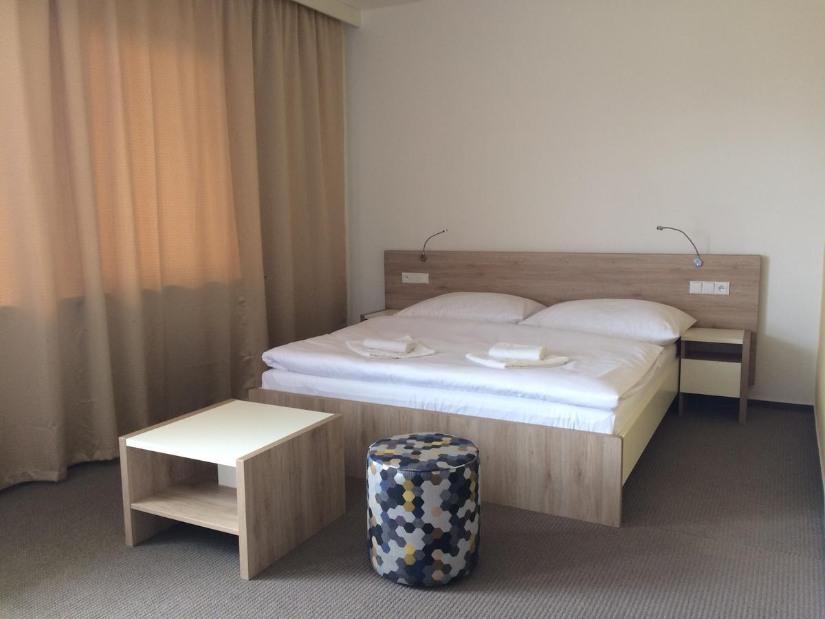 Hotel Devitka Janov Bagian luar foto