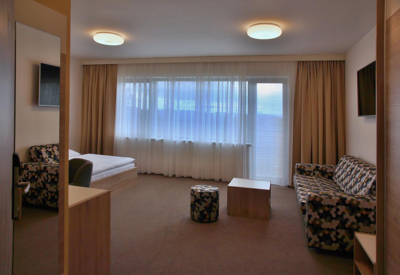 Hotel Devitka Janov Bagian luar foto