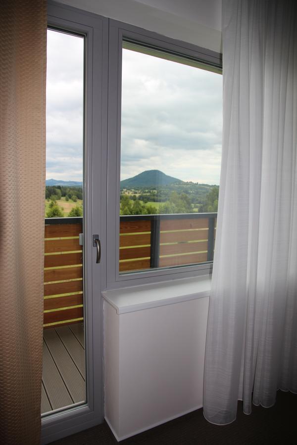 Hotel Devitka Janov Bagian luar foto