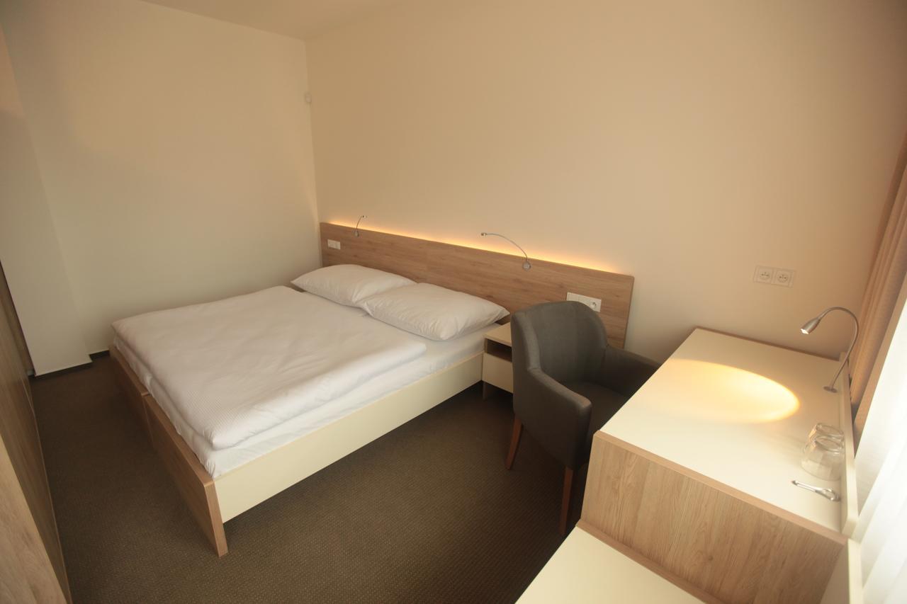 Hotel Devitka Janov Bagian luar foto